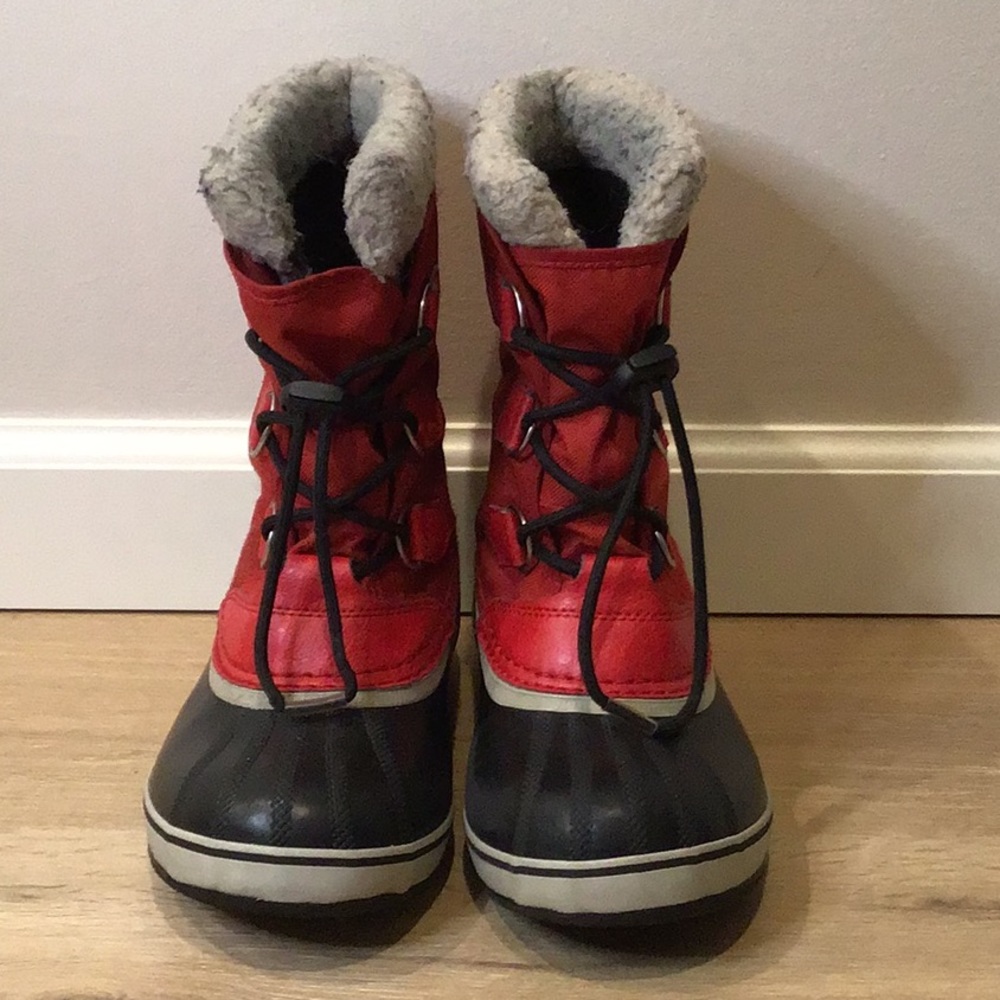 Sorel kids yoot pac snow boots size 4 red